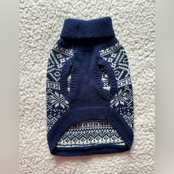 Brand new with tag blue sweater for dog - Picture 2 of 4